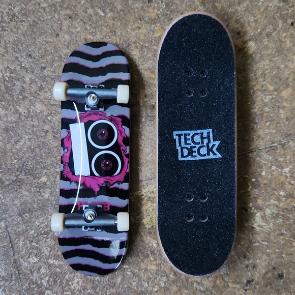 2 Tech Decks - Picture 2 of 3
